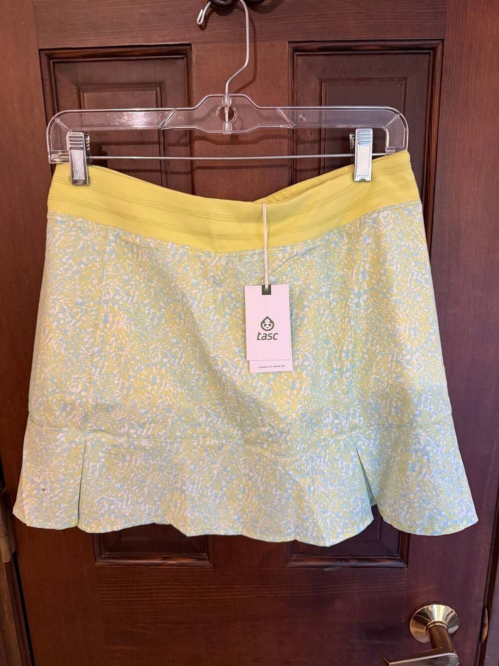 tasc Performance Rhythm Skort Size S Yellow Blue Abstract Print